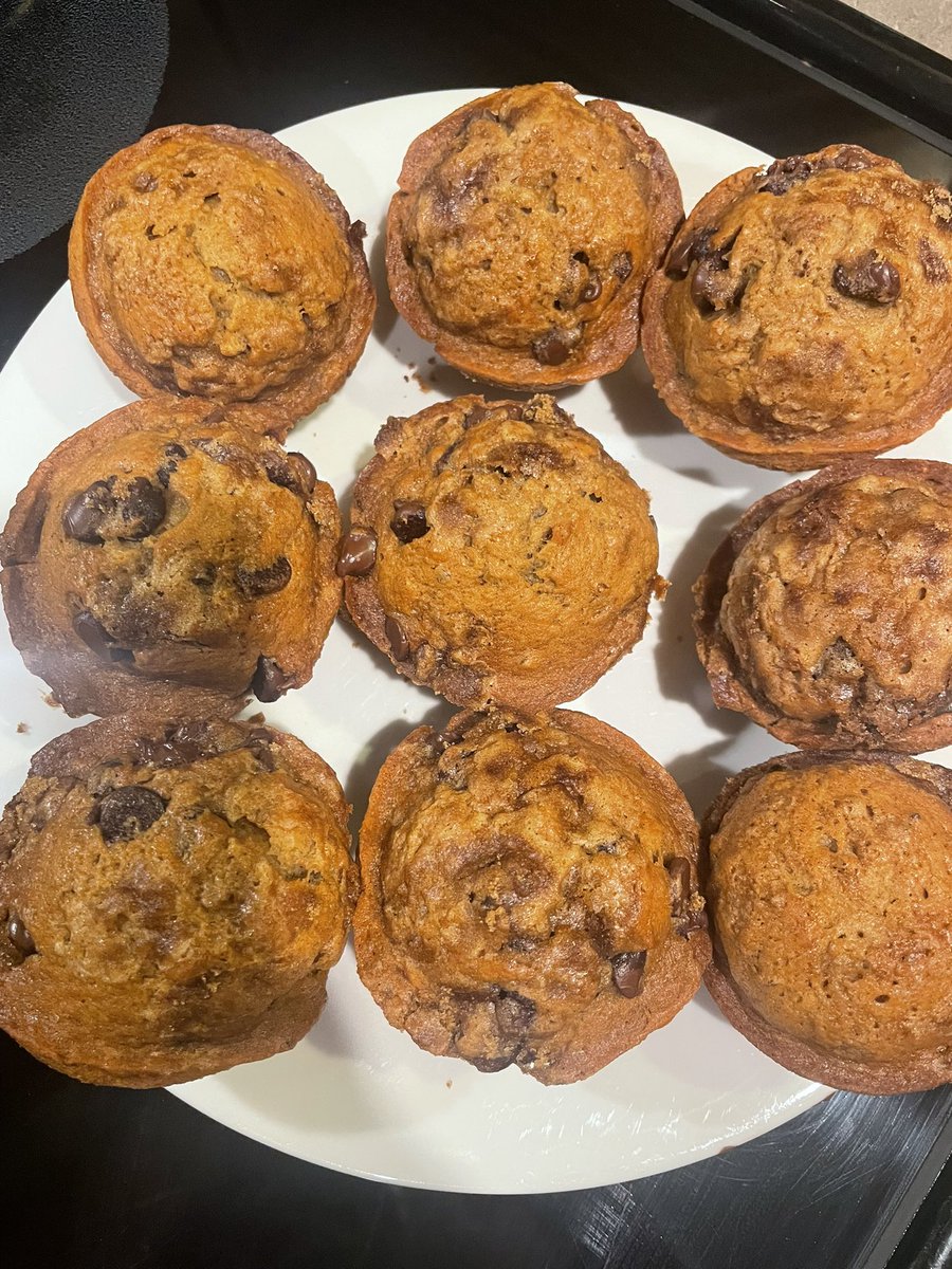 fossilizedsaps's tweet image. Timeline cleanse: banana muffins