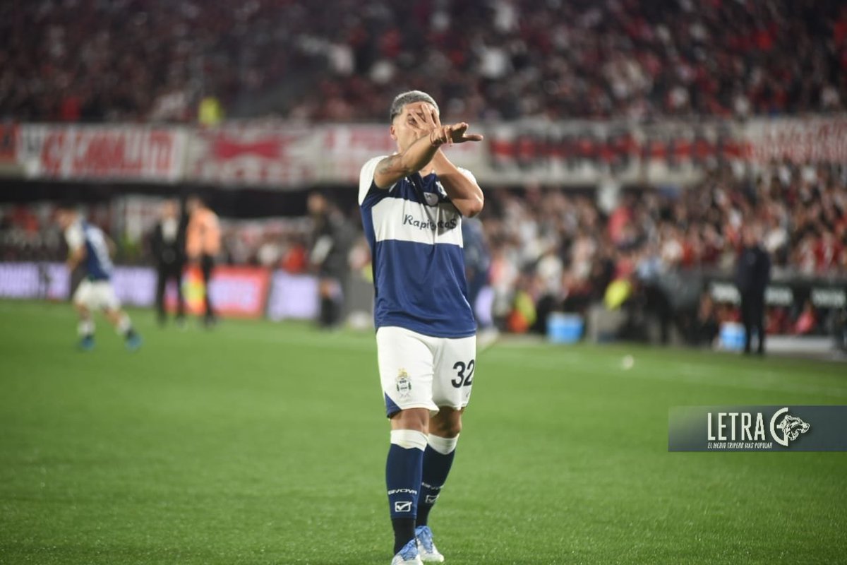 LetraG's tweet photo. ⚽️ ¡GANÓÓÓÓÓ GIMNASIA!

El Lobo hizo un partidazo y venció 1 a 0 a River en el Monumental, donde no ganaba desde 2005.

Torres marcó el gol. Arasa adicionó 9 y cobró un penal inexistente. Insfrán se lo tapó a Borja

¡DALE LOBO TODA LA VIDA! 🐺

➡️ RIV 0 - GIM 1

#GELP #CGE 🔵⚪️ https://t.co/Lzdf3hRmVd