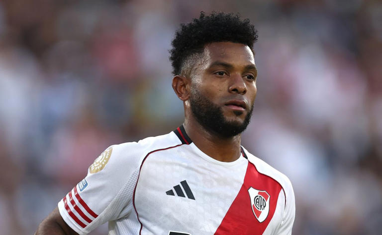 Teoria: Todos los que estabamos mirando el partido de River sabiamos/dijimos que el burro de Borja erraba el penal contra Gimnasia porque es negro y cagón.