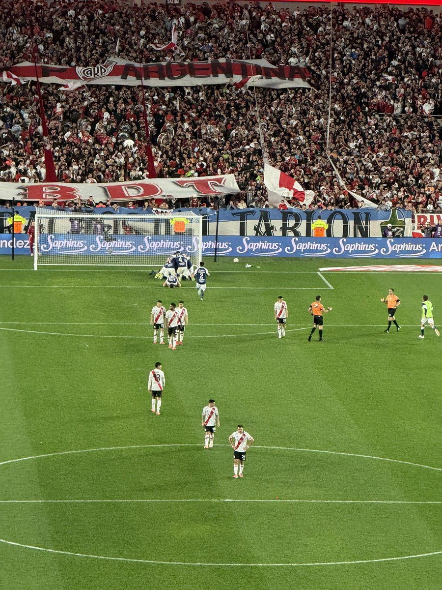 LOBAAAAAAZO SOLO CONTRA TODOS