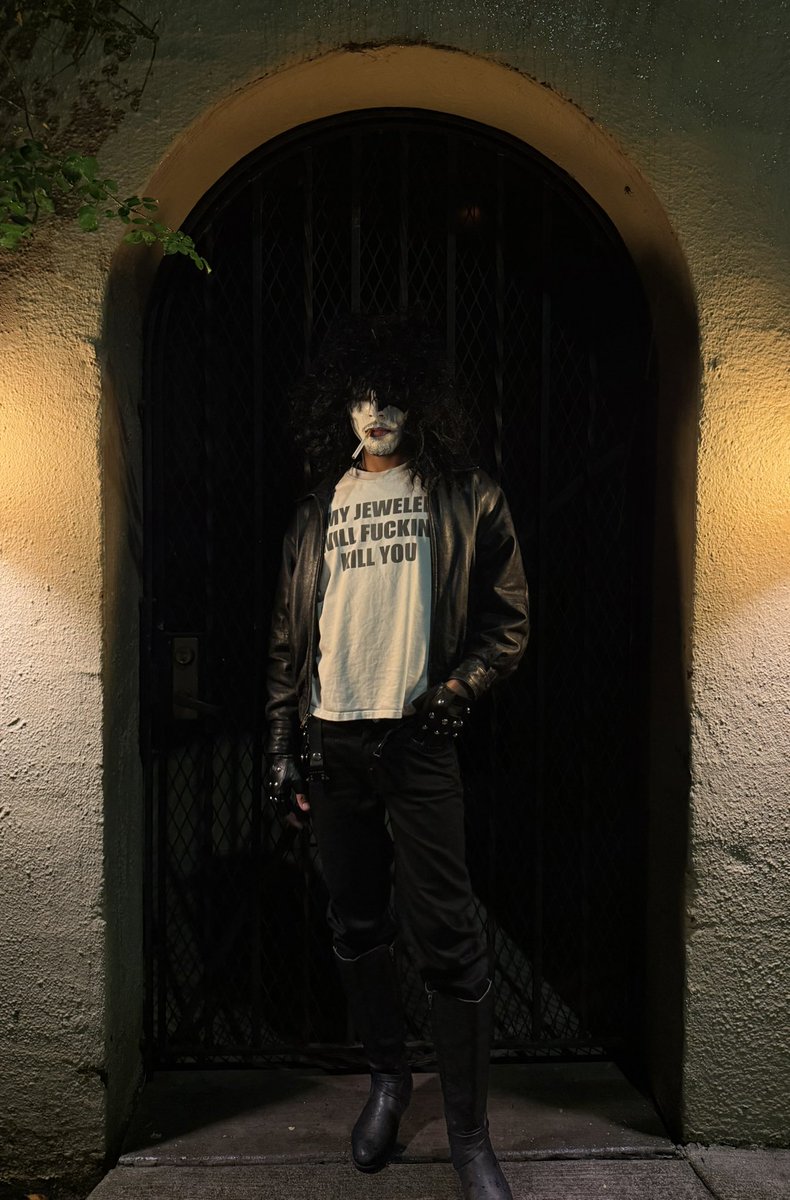 wowbrada's tweet photo. Did I win best costume? https://t.co/23aZwlkQQT
