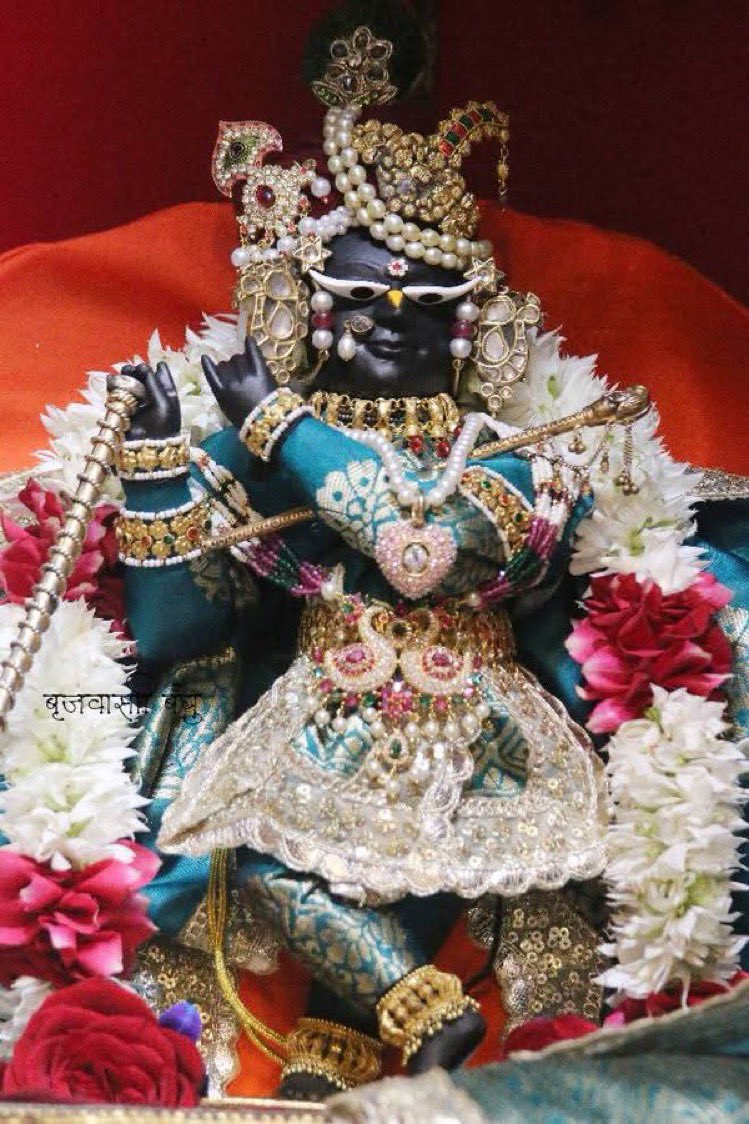paramdisciples's tweet image. Hare Krishna Hare Krishna 
Krishna Krishna Hare Hare 
Hare Ram Hare Ram 
Ram Ram Hare Hare