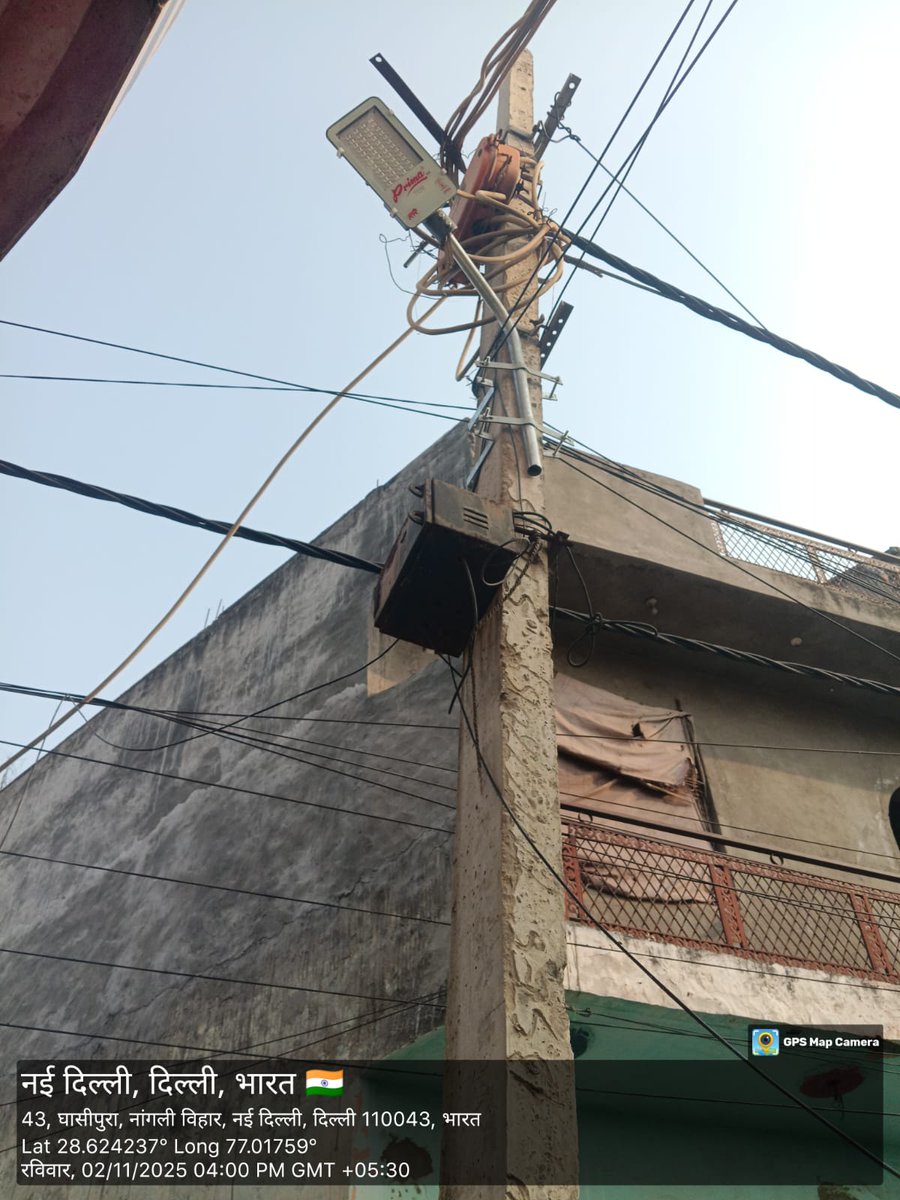 savitapawanbjp's tweet image. दिनांक:- 02.नवंबर.2025 ग्रामोदय योजना के तहत घासीपुरा गांव में LED स्ट्रीट लाइट लगवाई गई।

गांव की गलियों में अब रोशनी के साथ सुरक्षा और सुविधा दोनों का नया अध्याय जुड़ा है। यह पहल ग्रामीण विकास और जनकल्याण की दिशा में एक सशक्त कदम है।

#GramodayYojana #LEDStreetLight