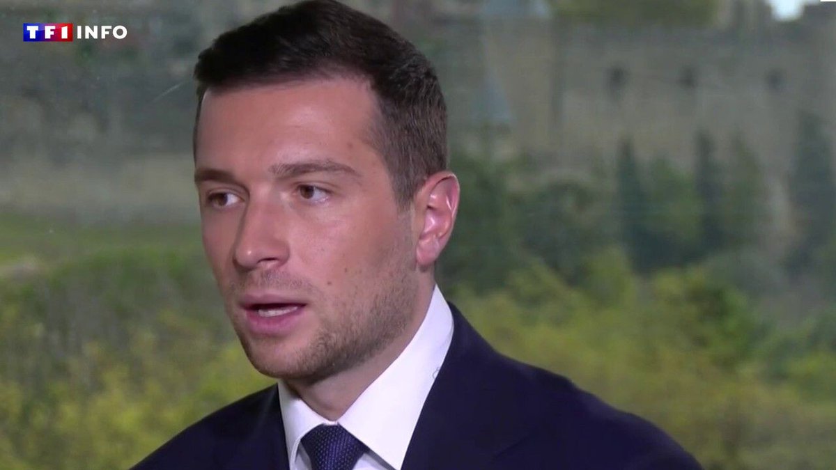 Jordan Bardella invité de LCI : à Matignon, "je me comporterai avec fermeté sur le fond et respect sur la forme"
➡️ l.tf1info.fr/9BG