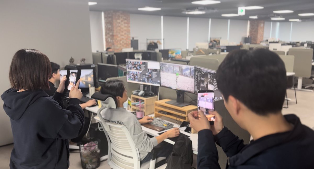 Monday morning... for us. Ready for monday? 😢 CM Manny here sending you a little boost to start the week!🦸‍♂️ Let's power through another week together 💪