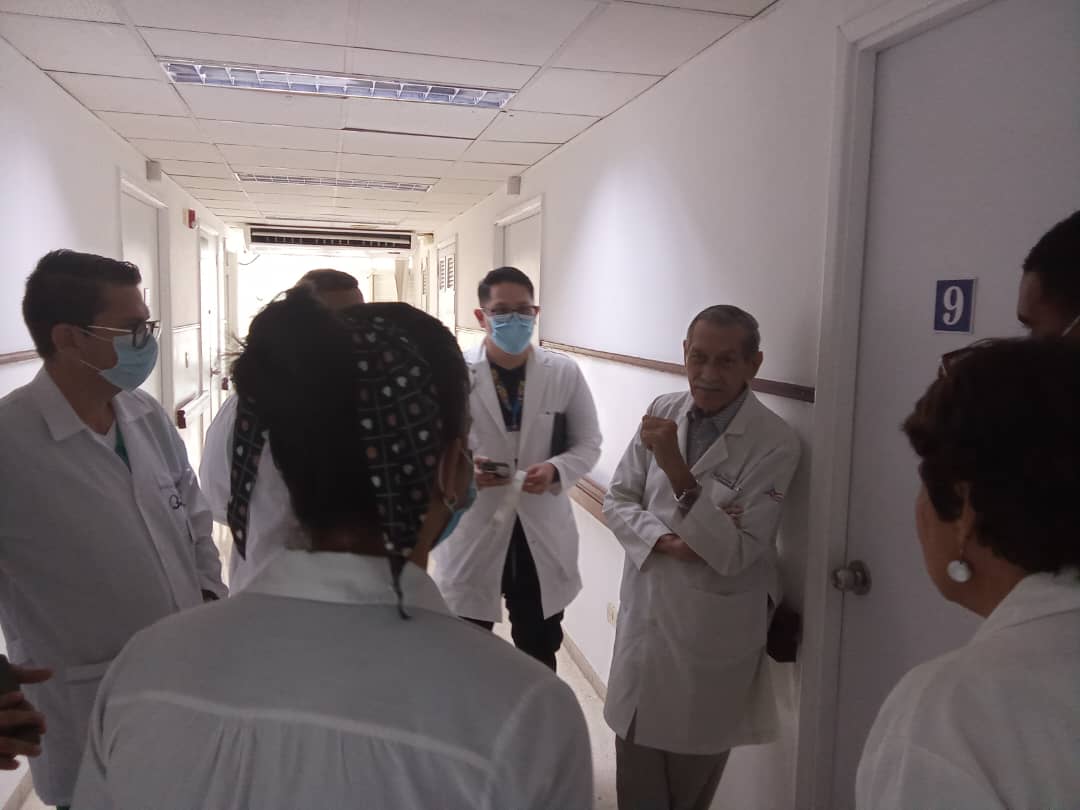 En el INN, cada miércoles Pase de Visita Docente y Asistencial en el Servicio de Neurología bajo la guía del Profesor Mustelier.  Excelente!!!!!
#CubaPorLaVida
#CubaEsAmor
#SaludParaTodos
<a href="/TaniaMCruzHdez/">Dra.Tania Margarita Cruz Hernández</a> 
<a href="/MINSAPCuba/">Ministerio de Salud Pública de Cuba</a> 
<a href="/DiazCanelB/">Miguel Díaz-Canel Bermúdez</a>