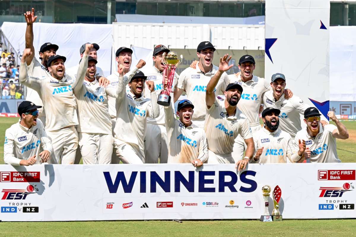 Kiwiscricketfan's tweet photo. A day never forget ❤️

#OnThisDay: in last Year, New Zealand historic Test Series win over India.

New Zealand is the only team to have whitewashed India 3-0 in a Test Series in India.

The best Test Series win by New Zealand I have ever seen. ❤️🇳🇿🏆 https://t.co/E4D6vocBVo