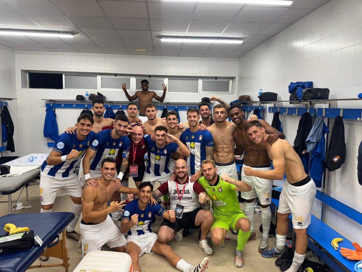 E Q U I P A Z O 🍍 💙🤍
Solo y siempre <a href="/lorcadeportiva/">Lorca Deportiva</a>