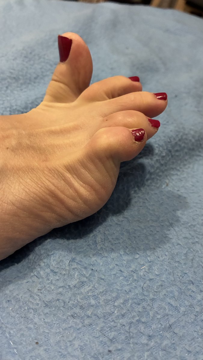 akenoh86's tweet photo. #feet #feetoftheday #feetfetısh https://t.co/PjkGyzs4dD