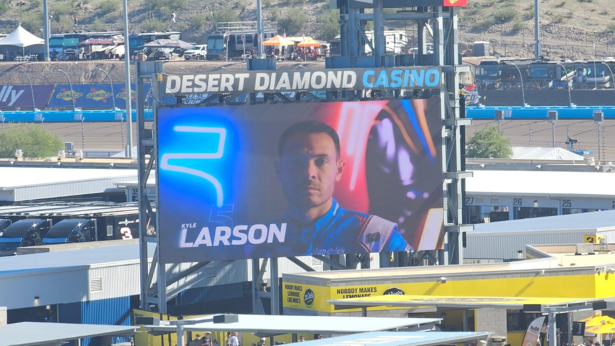 Stewnator_9's tweet image. NASCAR Championship race today, thanks to @VetTix 🚗🏆 #teamchevy #hendrickmotorsports #kylelarson #williambyron #Vettix 🇺🇸