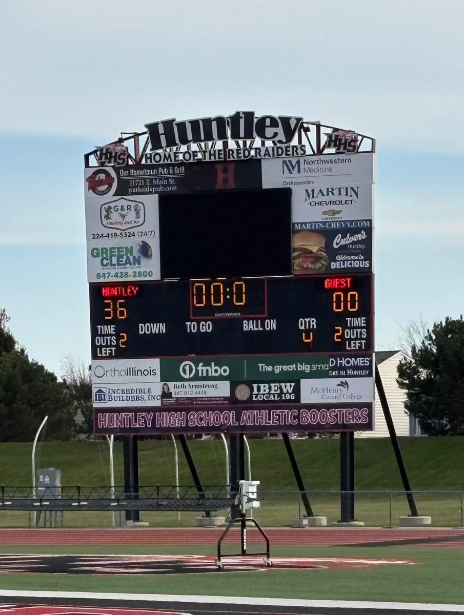 LithJrEagles's tweet photo. Huge congratulations to our Varsity team on the big win!    36-0 🙌 

Now it’s JV’s turn to shine, bring home that W! 

Let’s go Jr. Eagles! 🦅 https://t.co/aV58ygN2FN