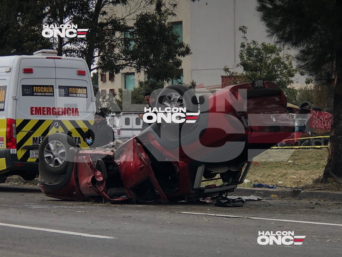 HalconOnce's tweet image. YA NO REGRESARON…. 

Cuatro jóvenes regresaban de una fiesta abordo de una camioneta Renault Oroch, sobre #LecheriaTexcoco procedentes de el municipio de #Texcoco. 

El exceso de velocidad fue frenado por un árbol del camellón central a la altura de #Acuexcomac, #Atenco #Edomex,…