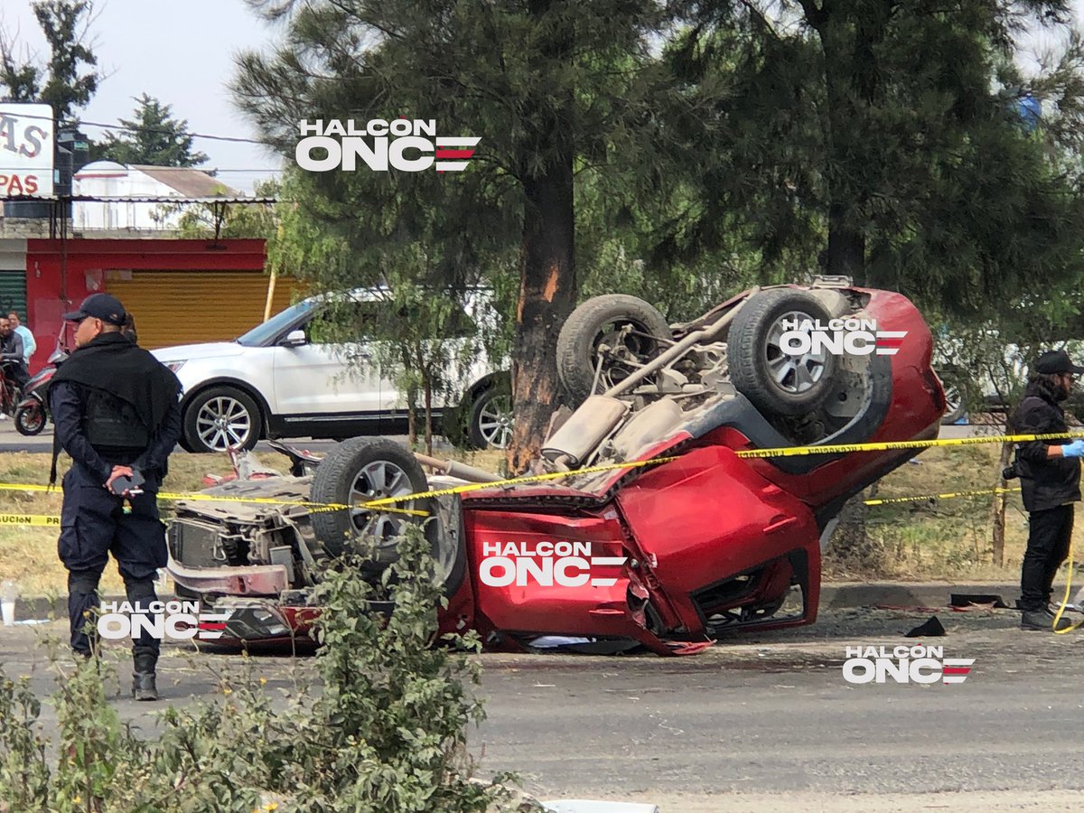 HalconOnce's tweet image. YA NO REGRESARON…. 

Cuatro jóvenes regresaban de una fiesta abordo de una camioneta Renault Oroch, sobre #LecheriaTexcoco procedentes de el municipio de #Texcoco. 

El exceso de velocidad fue frenado por un árbol del camellón central a la altura de #Acuexcomac, #Atenco #Edomex,…