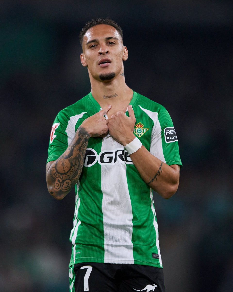 Hoy, dos golazos y una asistencia

Antony lleva 5 goles y 2 asistencias en sus últimos 7 partidos

Y un total de 14 goles y 7 asistencias en 35 partidos con el Betis

𝐈𝐥𝐮𝐦𝐢𝐧𝐚𝐝𝐨