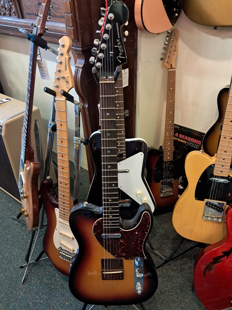 GuitarG71647302's tweet image. I made the long (10 mins. 😆) trip to Lark St. Music today to see what's new. 
I saw some cool stuff: 
Mondell Explorer- $5500 and '59 Flying V- $3500,

And an odd guitar; It's a Stratosonic neck on a weird Tele body, with this Fishman contraption on the side. 
Anyone? 
#Guitars