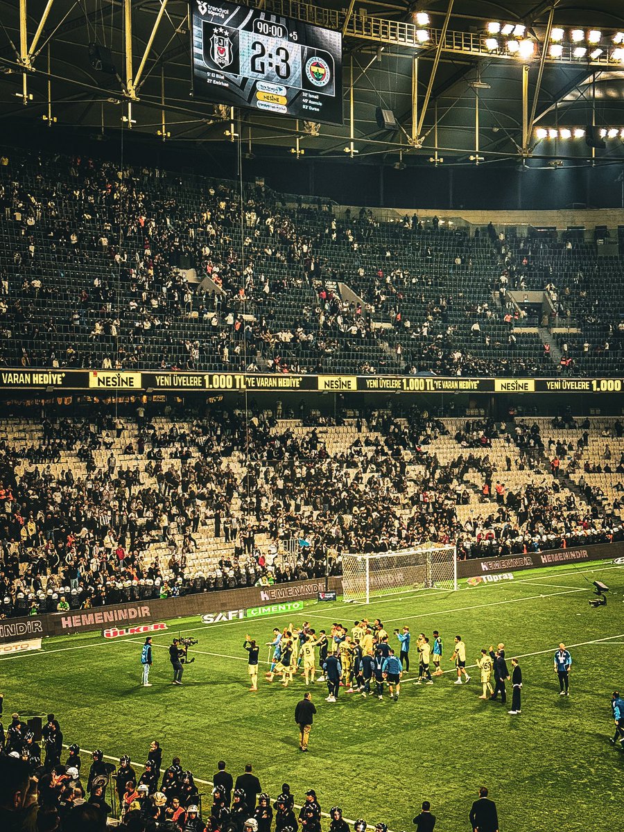 1dublefener's tweet photo. “Yeşil tatlı bir bahar” modunda kapatıyoruz iyi geceler https://t.co/KiAY8roNgz