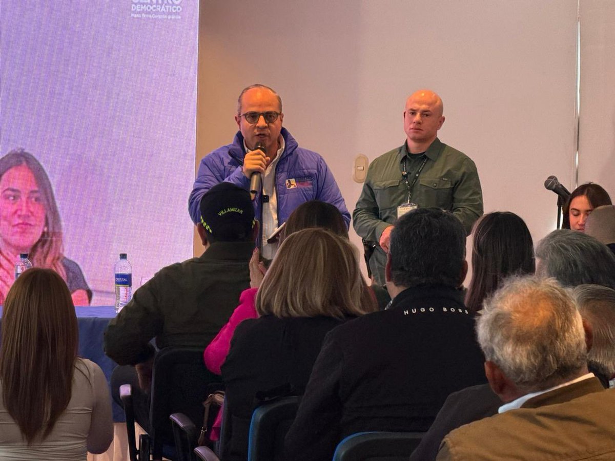 PaolaHolguin's tweet image. Magnífico foro de precandidatos presidenciales del @CeDemocratico sobre Minería en Duitama (Boyacá)