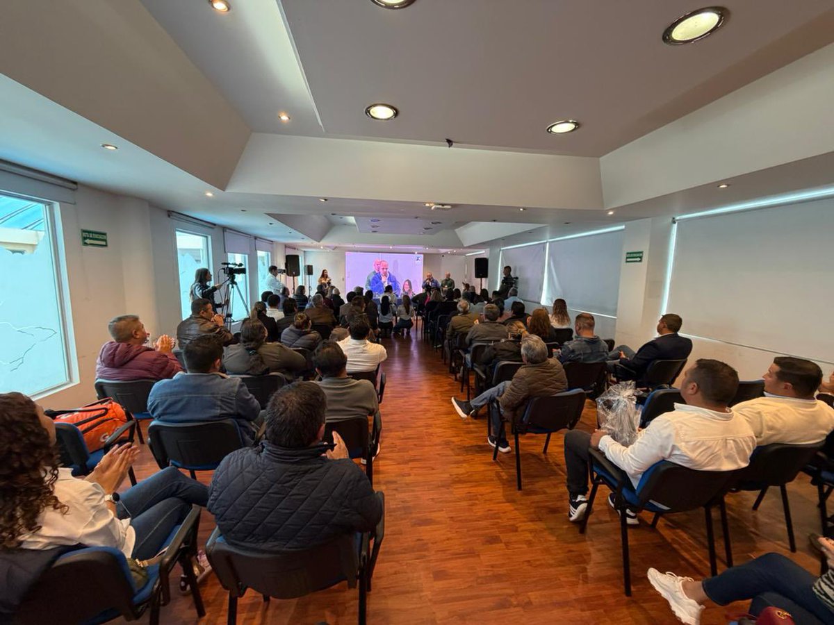 PaolaHolguin's tweet image. Magnífico foro de precandidatos presidenciales del @CeDemocratico sobre Minería en Duitama (Boyacá)