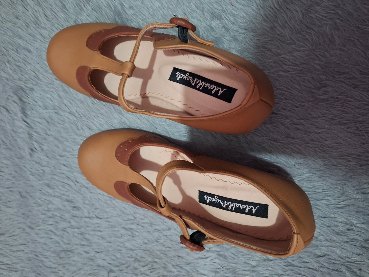 fitribdwi's tweet photo. WTS Sepatu
Adorableprojects - Angelina Heels Camel
Size 39
Masih new. Belum pernah dipakai sama sekali.
Harga 250k. Bisa shopee.
#WTS https://t.co/8z3vXTSGKL