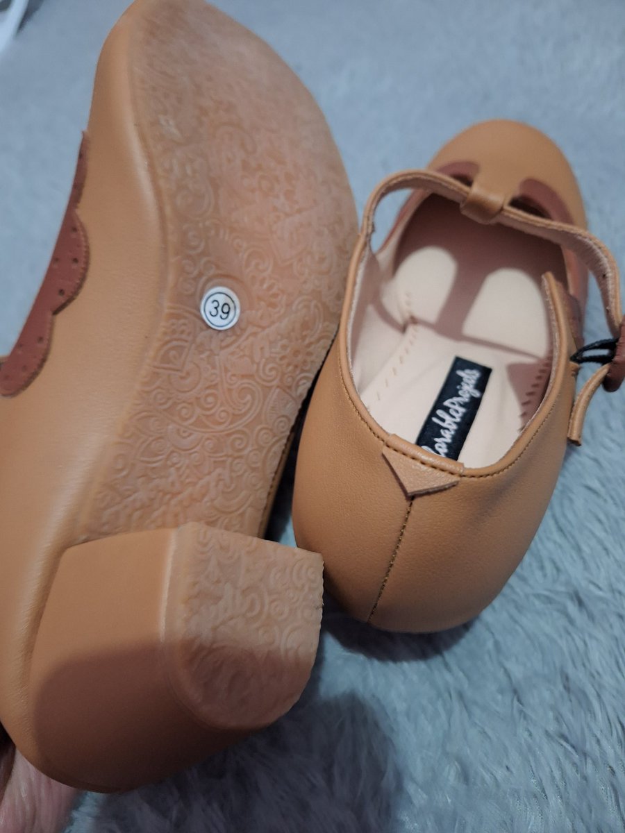 fitribdwi's tweet photo. WTS Sepatu
Adorableprojects - Angelina Heels Camel
Size 39
Masih new. Belum pernah dipakai sama sekali.
Harga 250k. Bisa shopee.
#WTS https://t.co/8z3vXTSGKL