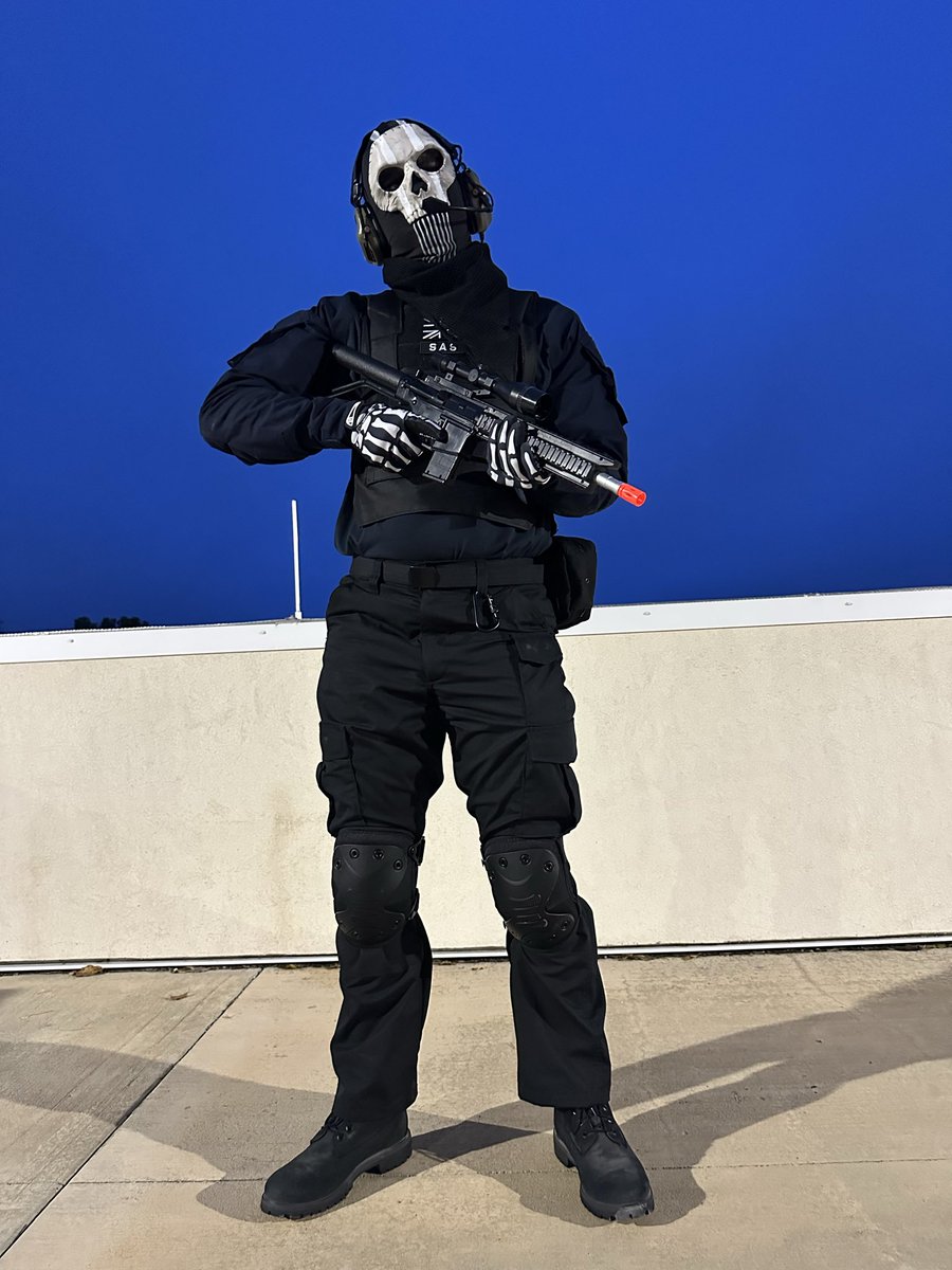JoshStaats1's tweet photo. @TheGhostOfHope what do you think of my Halloween costume https://t.co/AGvs9IhpjV