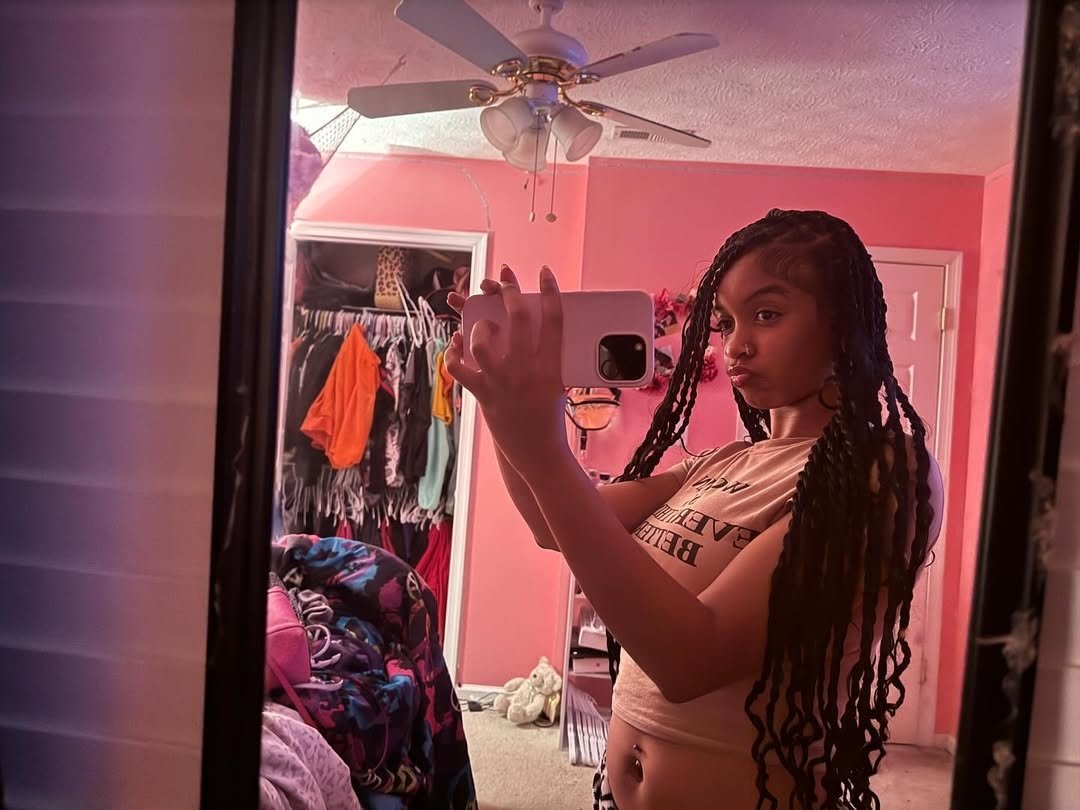 Uniquely_IVY's tweet photo. Am I your type.....? 
#LoveYourW #SelfLove #cali #sexy #FacetimeTonight #sext #nudie #meetup #sex https://t.co/vUKAzczam6