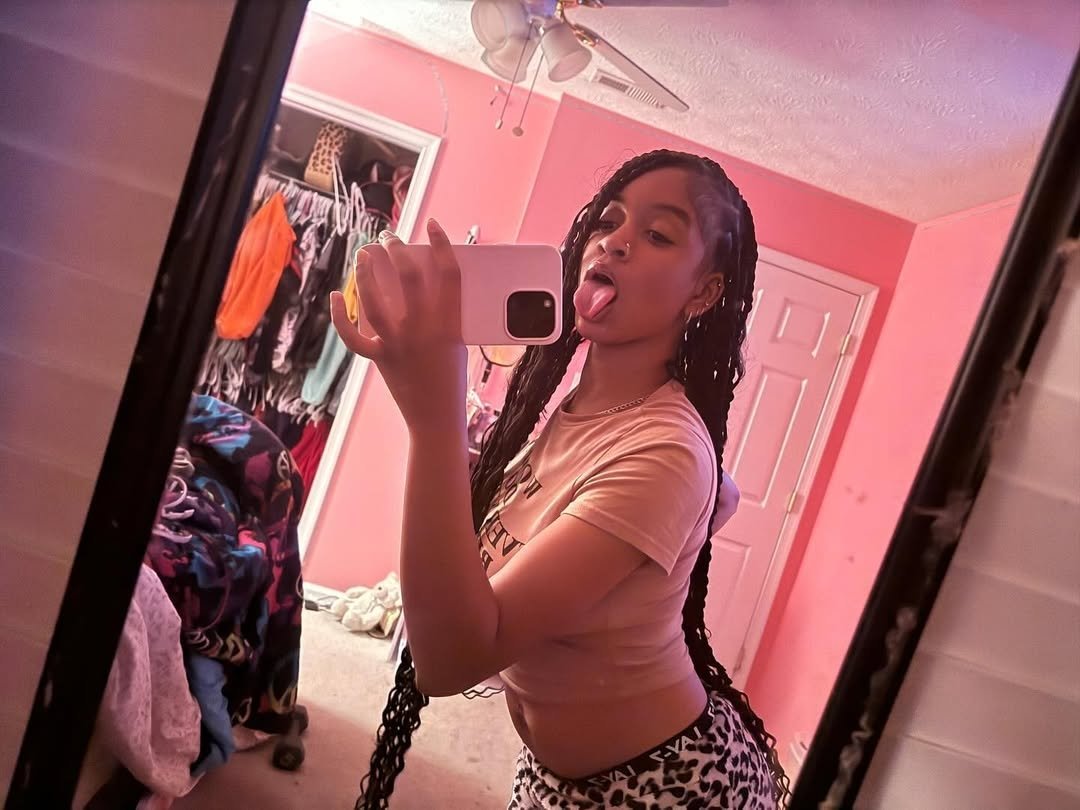 Uniquely_IVY's tweet photo. Am I your type.....? 
#LoveYourW #SelfLove #cali #sexy #FacetimeTonight #sext #nudie #meetup #sex https://t.co/vUKAzczam6