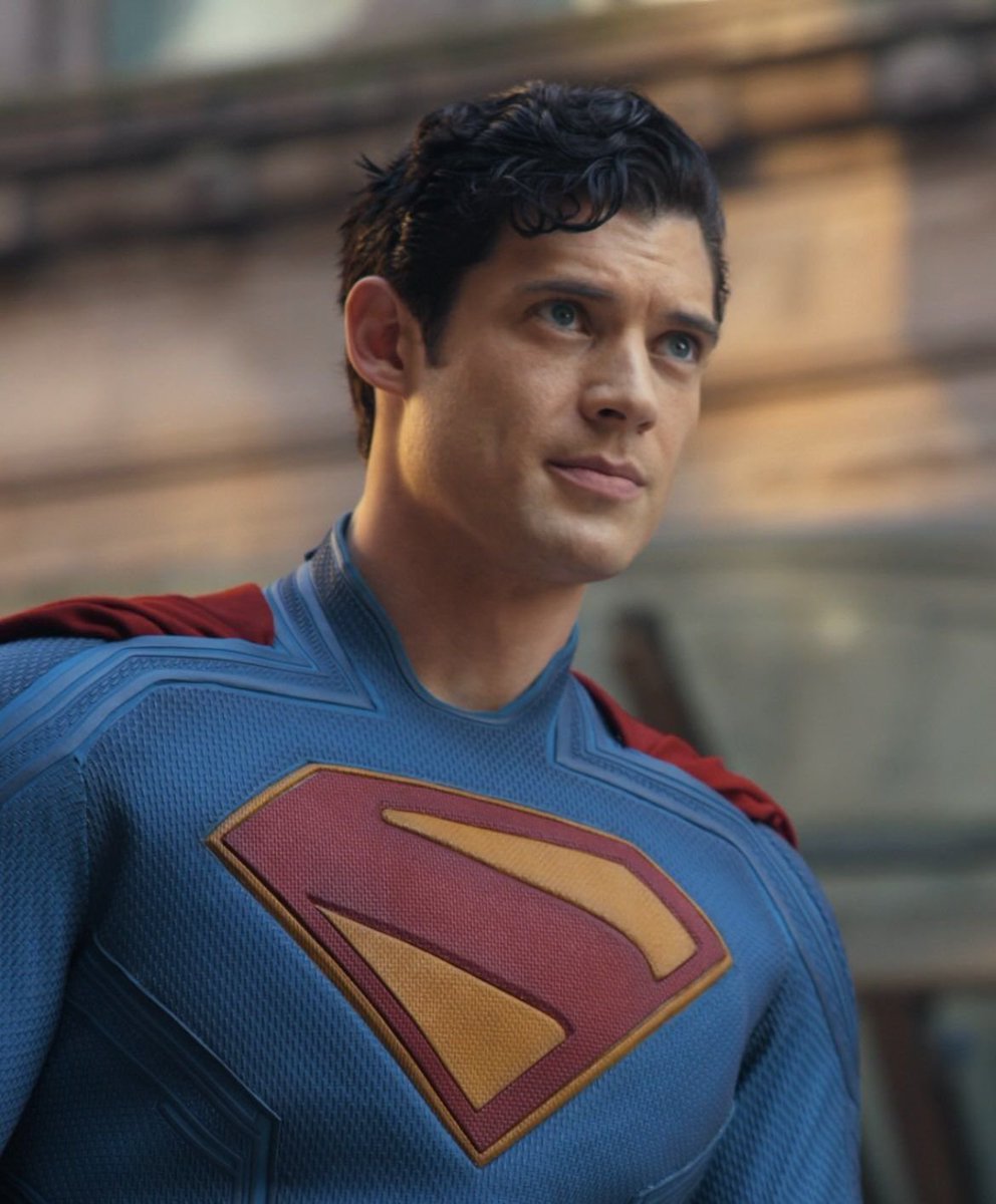 Which Superman do you prefer: Henry Cavill or David Corenswet? 🔥