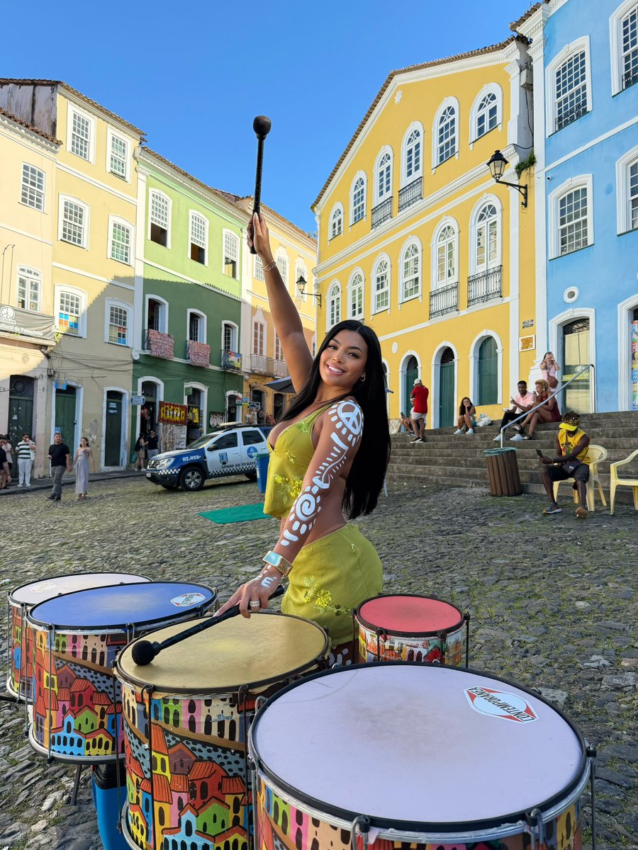 tefynhatgr's tweet photo. Sorrindo à toa, porque o Pelô é pura energia boa🩷💛🧡 https://t.co/0dF0JlAu4q