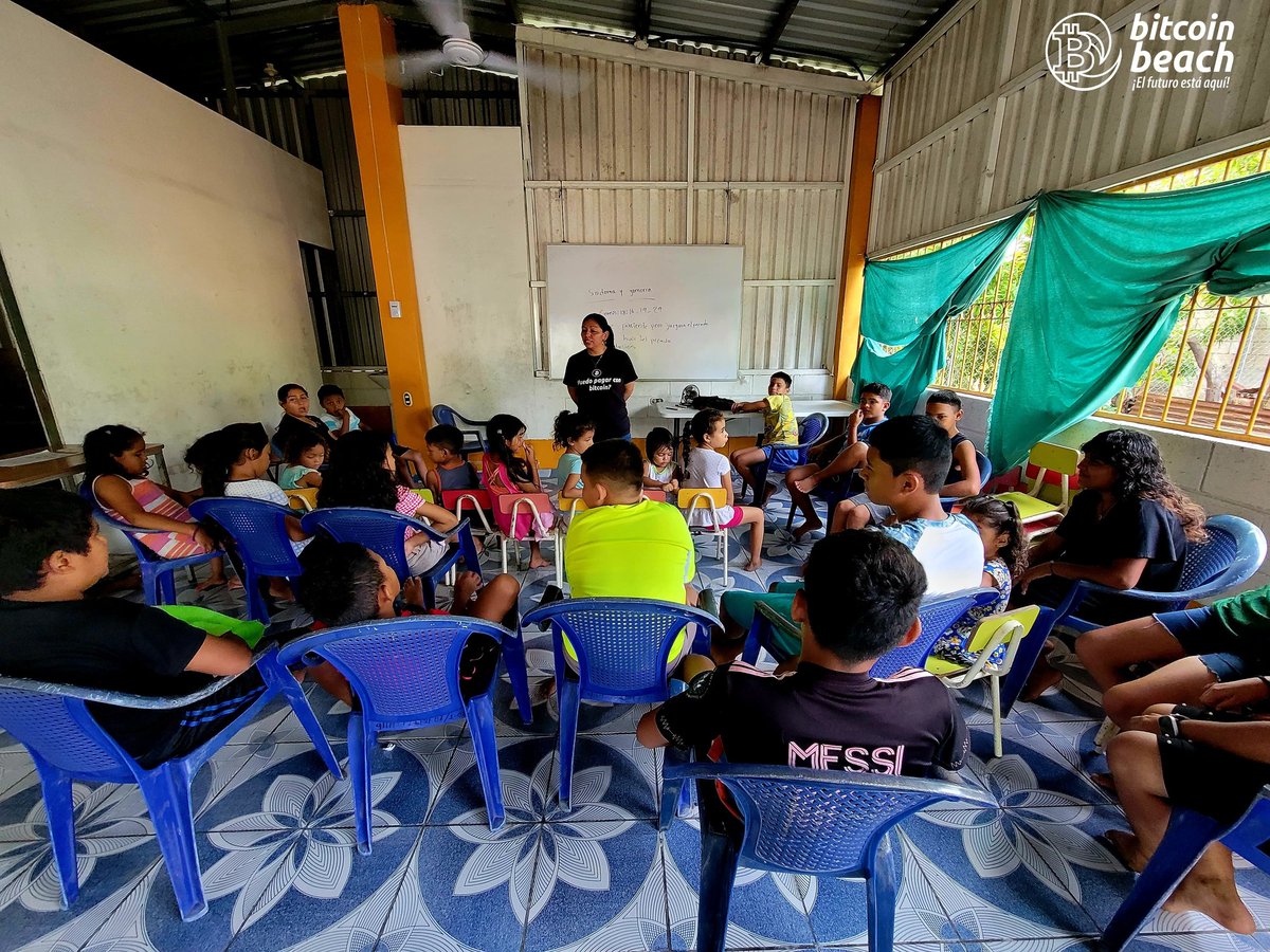 Luis21satoshi's tweet image. 🧡 Bitcoin, Education, and Hope in Isla La Pirraya 🧡
Since 2023, my wife and I have been teaching children in Isla La Pirraya, @Bitcoinpirraya —not just about financial literacy through Bitcoin, but about values that shape strong hearts and minds.

🙏 We are deeply grateful to…