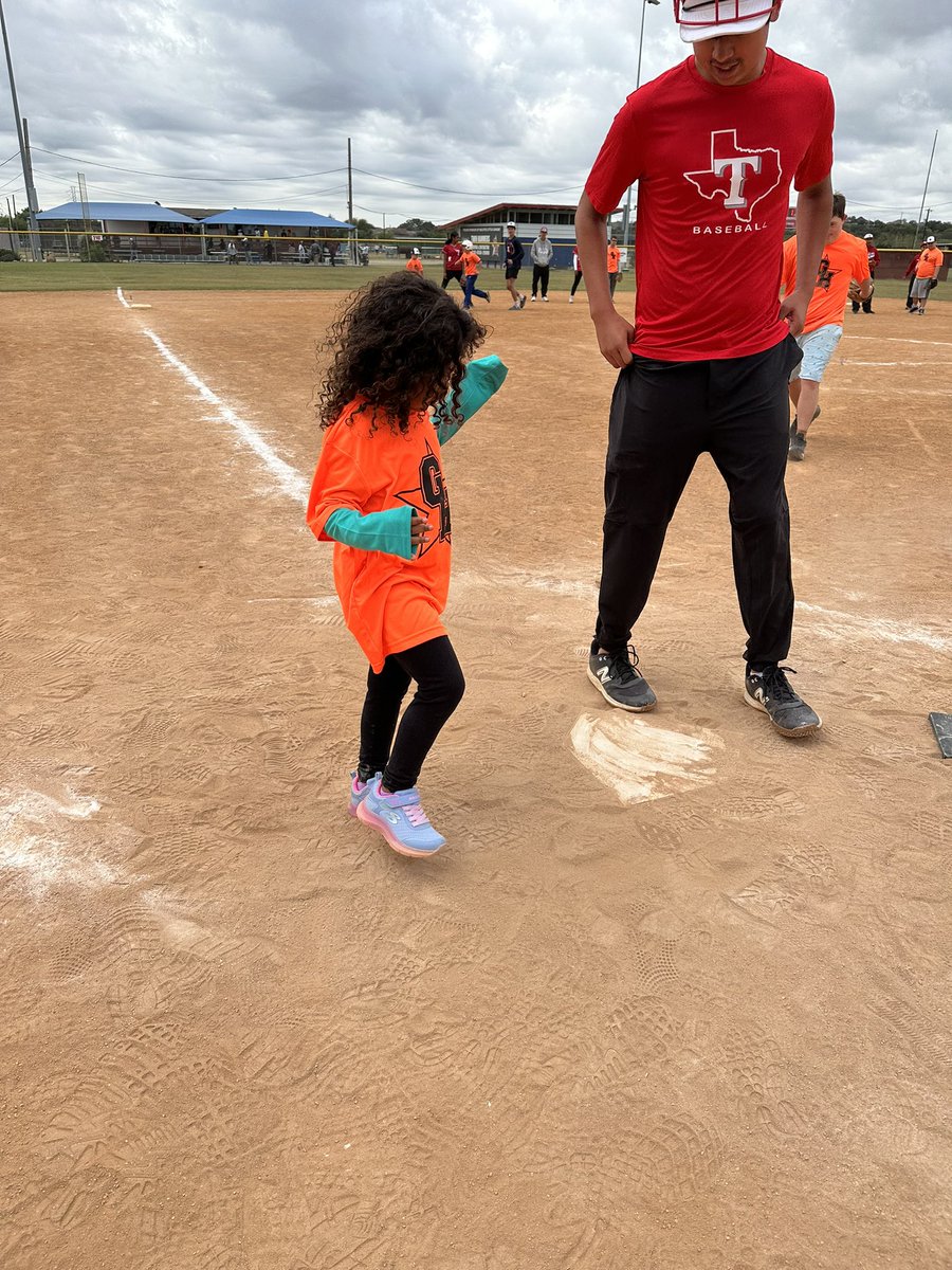 Aly Guerrero tweet media