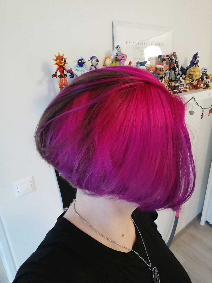 Noiseless_ND's tweet image. I finally refreshed the color of my dyed hair strand. I spent 4.5 hours at the salon, but it was worth it. Love it 😍

And I also finished the pattern for the new plush, so I think I'll be able to start working on it tomorrow.

#CrazyColor #HairDyes