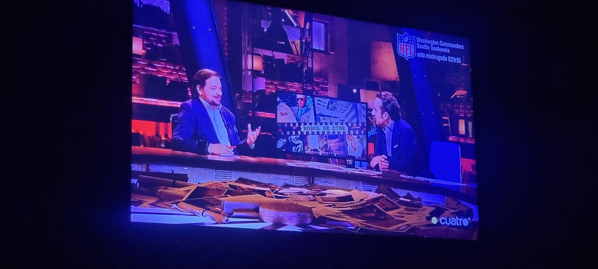 Bueno!! Ahora si que si!!
En pie para recibir a don <a href="/dfarranz/">David Felipe Arranz</a> 👏👏👏👏
#CuartoMilenio