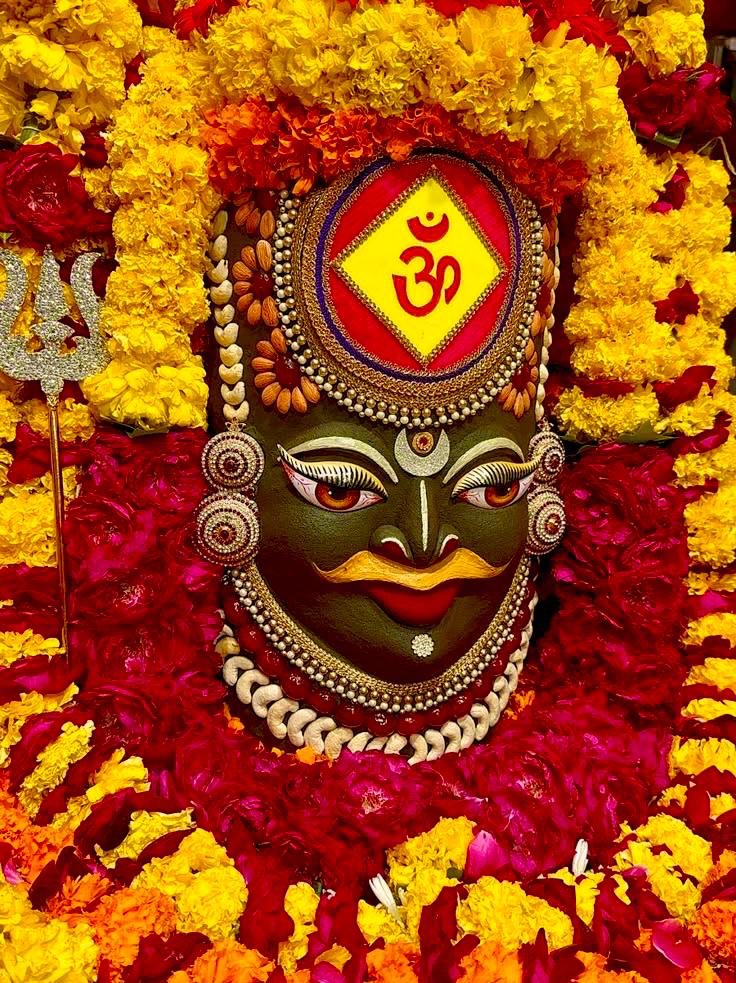 AtivAb's tweet photo. महाकाल मंत्र
ॐ नमः शिवाय महाकालाय नमः

अर्थ: हे महाकाल समय के भी स्वामी
 आपको शत-शत नमन जय महाकाल https://t.co/WO8gWLfqbB