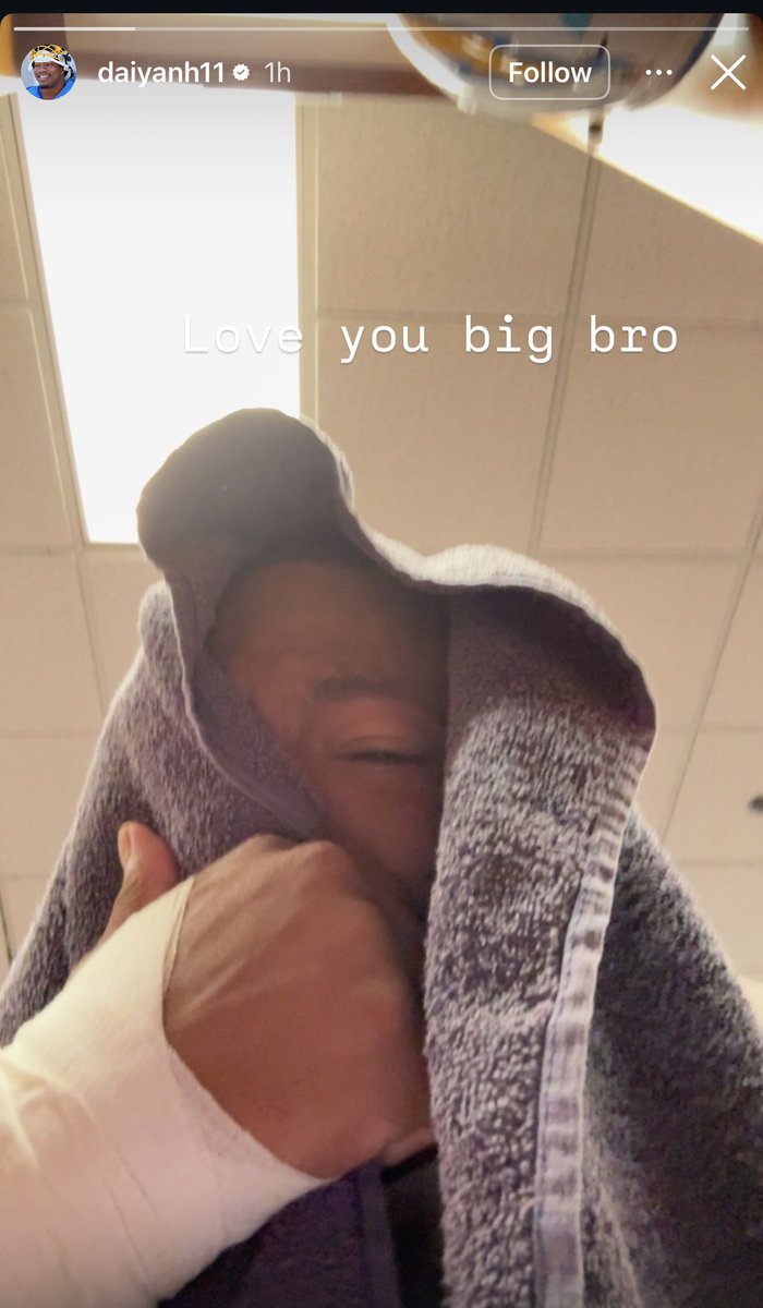 HEARTBREAKING: #Chargers star linebacker Daiyan Henley posted this heartbreaking message on Instagram after his brother Jabari was tragically killed.

“Love you, big bro”

Henley played today in honor of Jabari and had a sack — an extremely emotional moment for him.