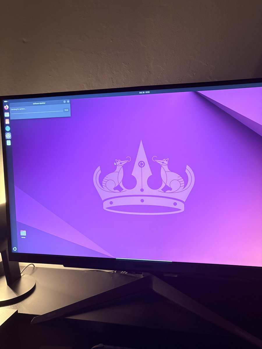 For it is in VM, but maybe I will fully move next year or so #Ubuntu #Linux