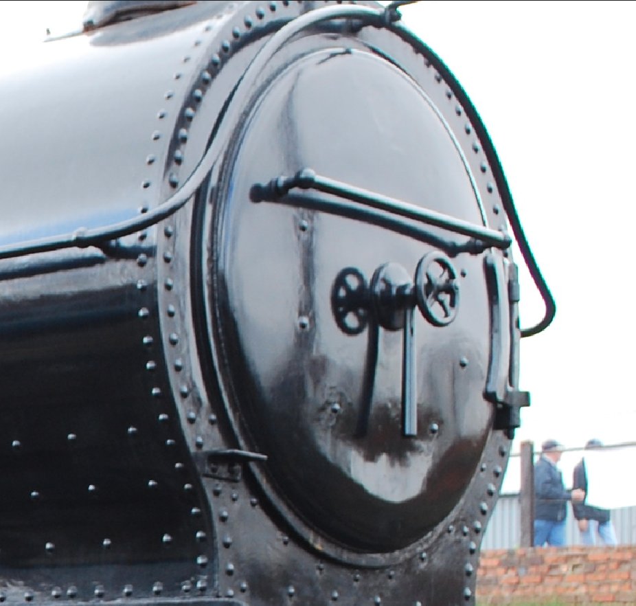 btw, the dent on the GCR 506 smokebox doors looks like a bizarre smile :D (I will always see it!)