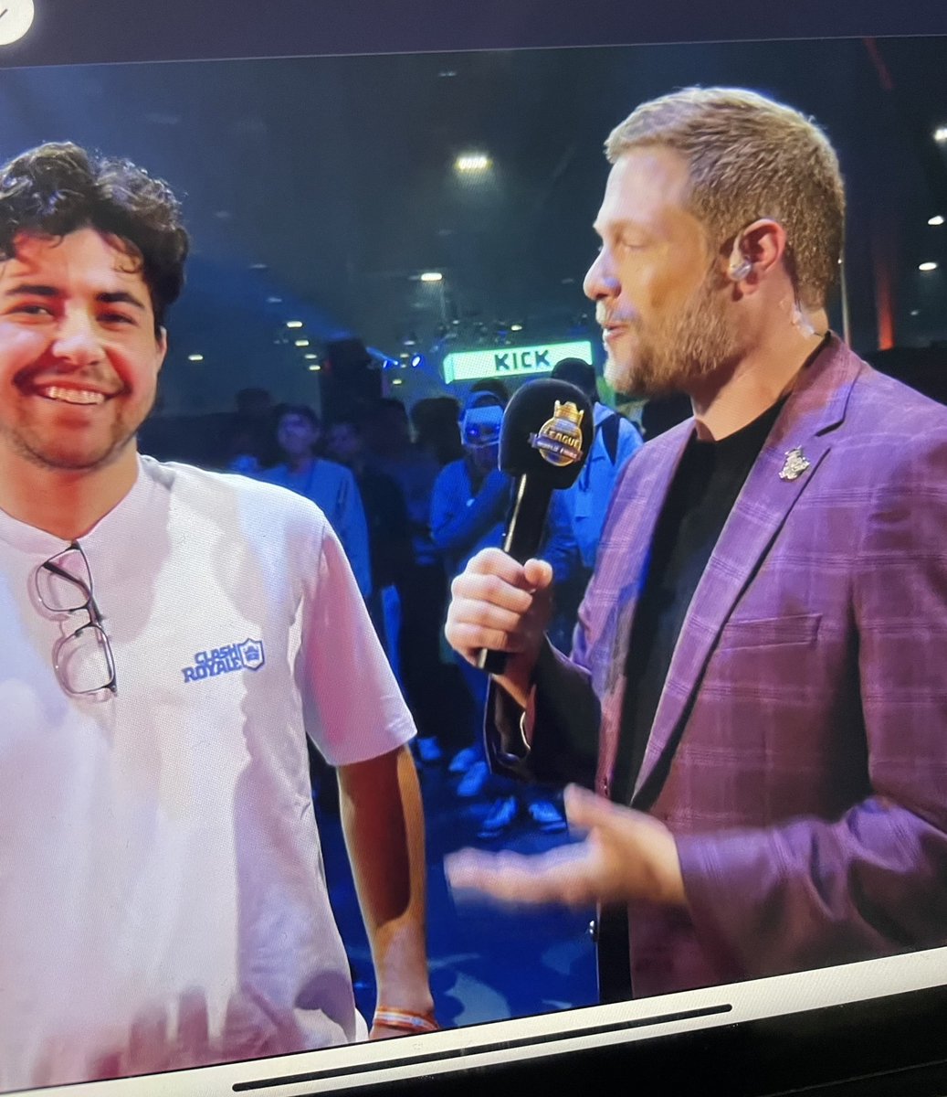 WHAT IS SNEAKY GOLEM DOING THERE