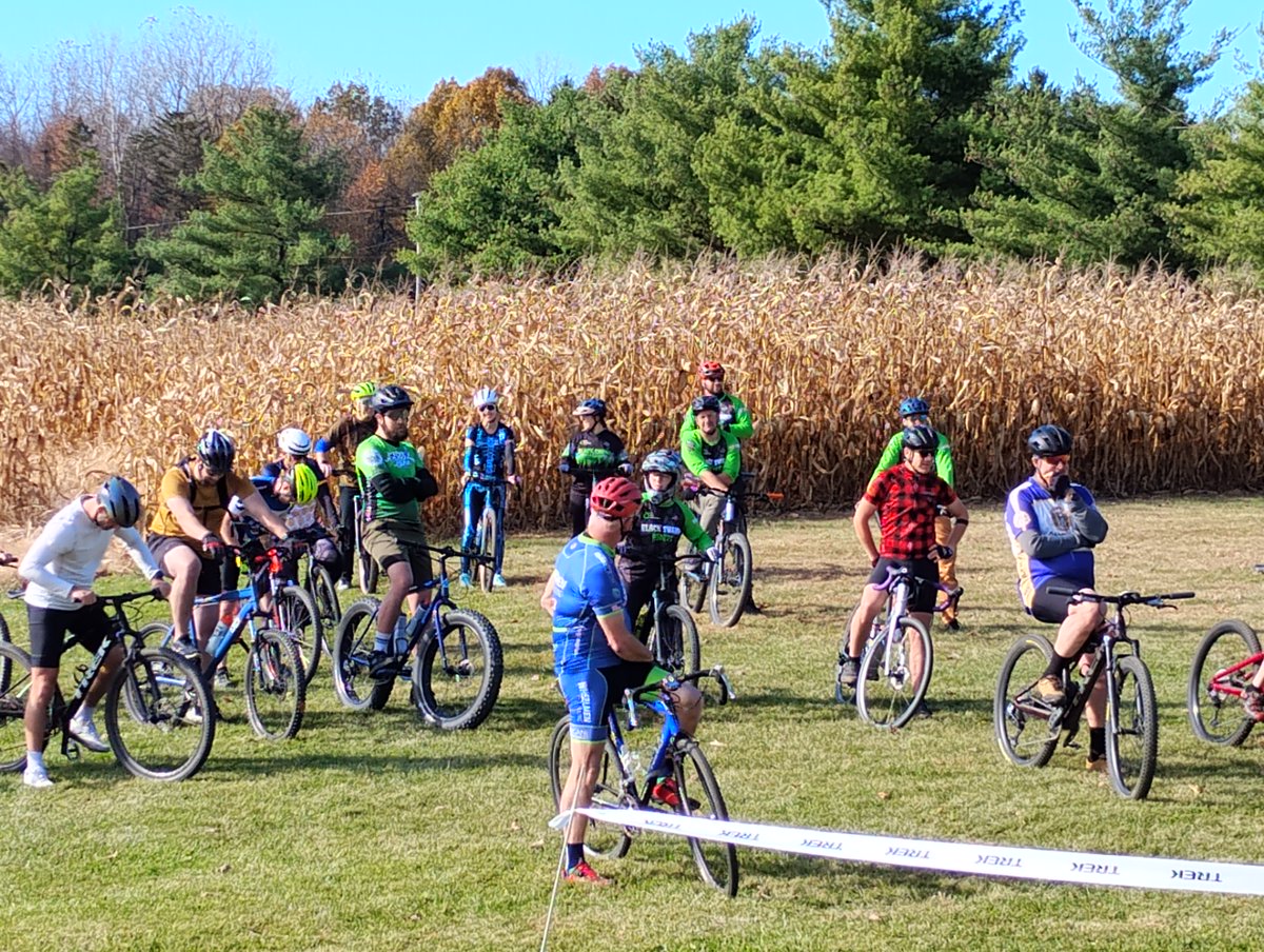 FWHealthCoach's tweet image. DAY 2: November Workout Challenge #novworkoutjar #cornmaze, #race, #cyclocross, #5krace, #outdooradventures