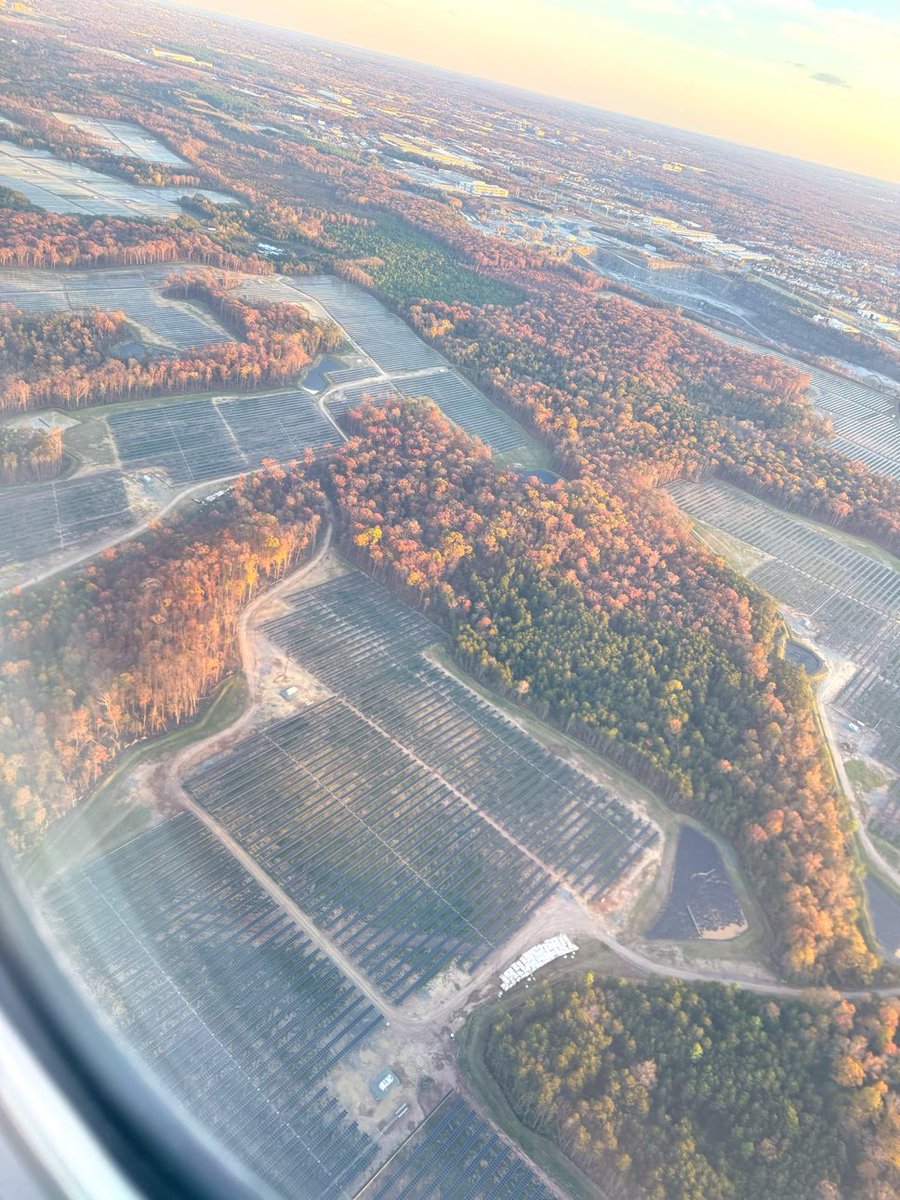 mathprompt's tweet image. I captured this picture from a taking off airplane at Dulles Airport. #RenewableEnergy @elonmusk