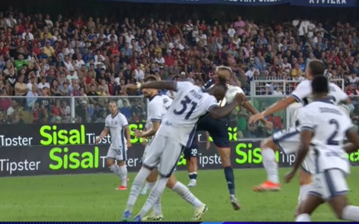 dell_inter's tweet photo. @LapoNero qui?
No rigore vs rigore https://t.co/s1CoEQ5ojL