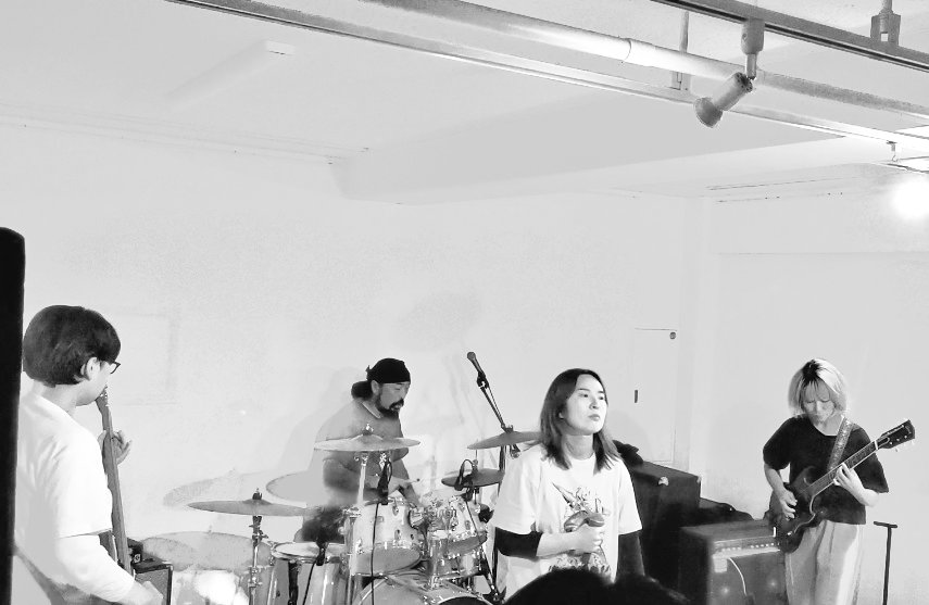 京王堀之内 time tokyo
URON ALPHA#11
molamola