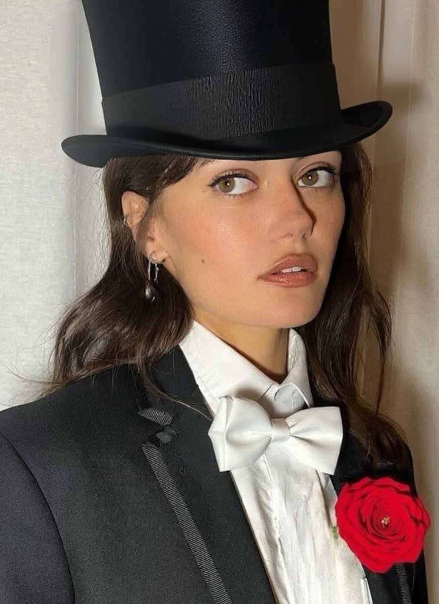 Pretty popular fancast but:

Ella Purnell as Zatanna would be great (edit by me)