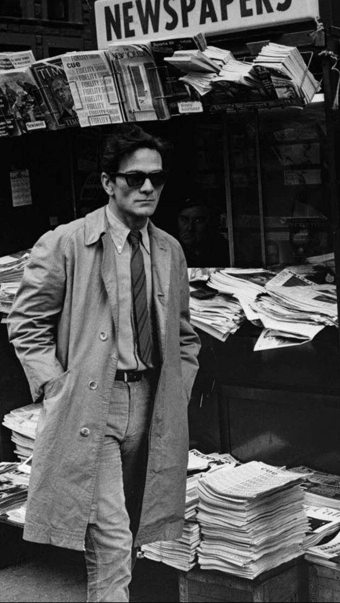 Replicante97's tweet photo. A Pasolini lo callaron a bocajarro, pero sus proclamas vuelan ávidas sin posibilidad de ser atrapadas. Continuemos preservando ese caudal de sabiduría... por él, por la cultura. https://t.co/LJOmLak9z8