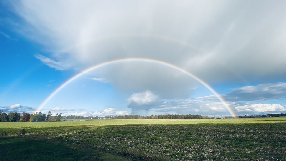 PuddinCheeks's tweet image. Was outside doing some work today when a rain shower passed by creating one of the most beautiful rainbows I've ever seen in person. It happened so fast I didn't have time to make a video recreation of the double rainbow guy. 🌈🌈