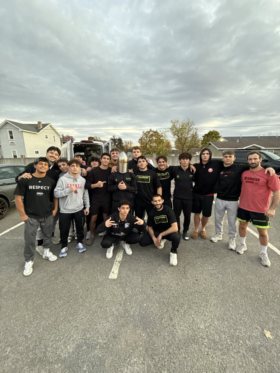 The 🐸🐸🐸 piled up the wins at the Clarion Open today!

🥇Elijah Cortez
🥉Isaiah Cortez, Alessio Perentin
5-1 5th Anthony Knox, Jude Correa, Rocco Dellagatta

📸 Julian Ramirez, Yianni Diakomihalis