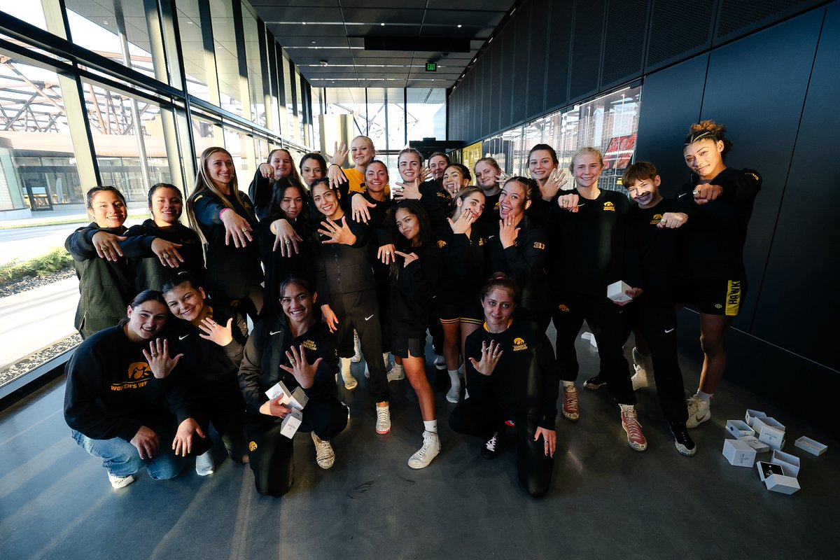 IowaW_Wrestling's tweet image. Ring ‘em 💍

We got our 2025 National Championship rings today! 😍