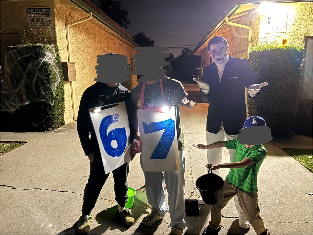 CyberWizardtf2's tweet image. [67 kromer] PLEASE!!!