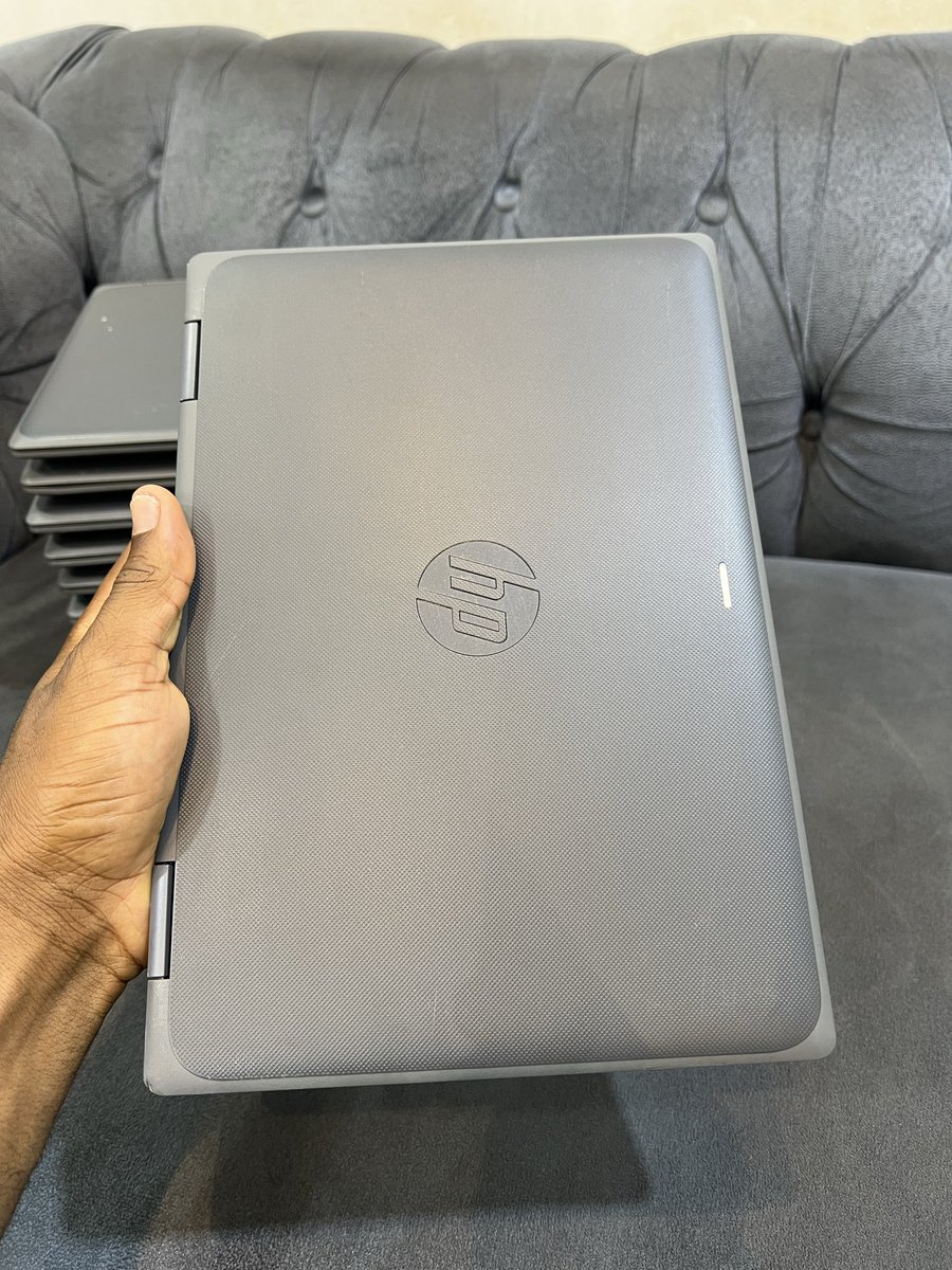 JaySmartGadgets's tweet photo. Specifications 
➖HP Probook x360 11 G6 EE
➖Core i5 10th Generation 
➖10th Generation 
➖128GB SSD 8GB RAM 
➖Touchscreen 2in1 convertible laptop
➖Dual webcam 
➖Full HD Display 
➖Type C port 
➖HDMI, Bluetooth, Wireless 🛜 
➖Excellent Battery 
➖Original Charger 
➖240k https://t.co/cnIgOYNHwX