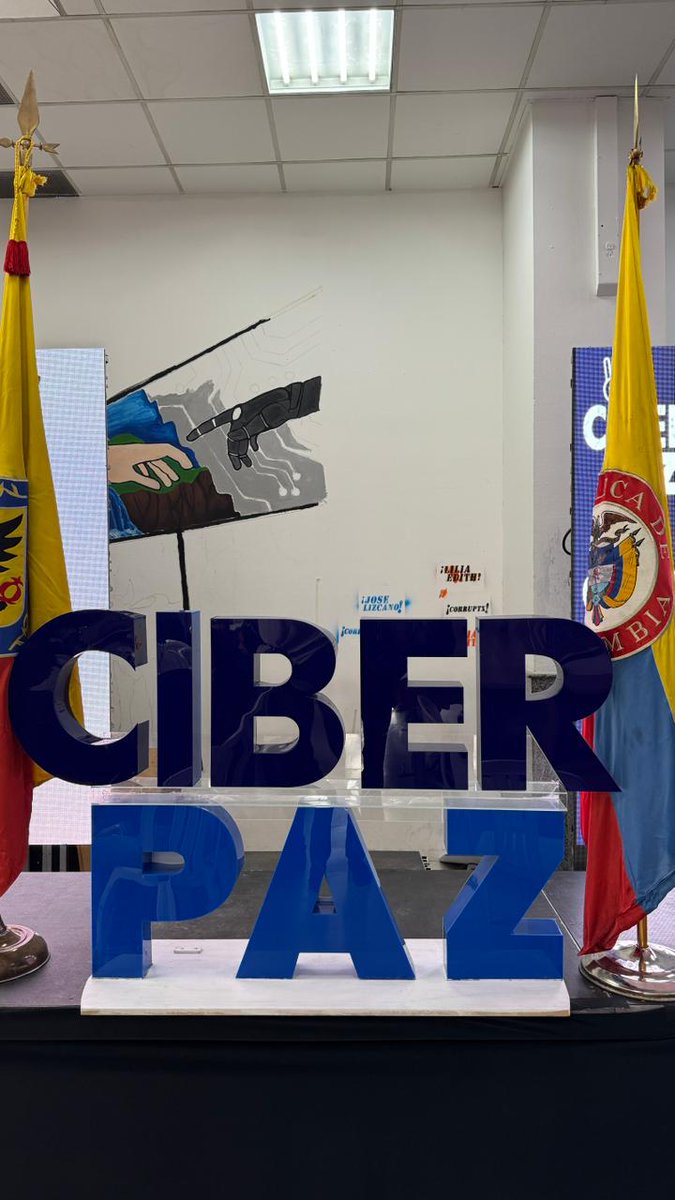 Ministerio_TIC's tweet image. Desde @udistrital, decenas de jóvenes con talento digital y propósito social estuvieron creando soluciones innovadoras para responder a los retos de nuestra ciudad, en la #HackatónCiberpaz 2025 🌆💡

Estos espacios son el reflejo de cómo la transformación digital se construye…